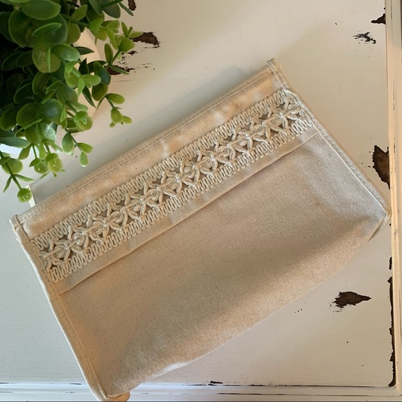 Victoria | Vintage Crochet Canvas Clutch, Cosmetic Case - Picture 1 of 11